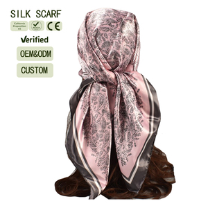 <span class=keywords><strong>Foulard</strong></span> <span class=keywords><strong>Bandana</strong></span> Personalizzato in Raso Stampato per Donne Americane/Europee, Sciarpe Quadrate Piccole con Motivo Cachemire 90*90cm in Poliestere per Hijab - Product Image 1