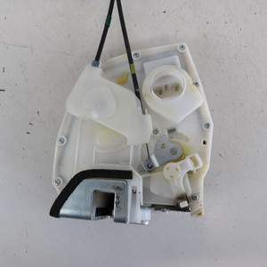 Cerradura de Puerta Trasera Izquierda Usada para Suzuki Swift Mk4 2004-2010 (68270) - Product Image 3