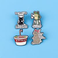 Großhandel Metall-Cartoon-Pins: Niedliche Schlangen-, Nudel-, Katzen-, Frosch- und Zitat-Broschen, Kreative Englische Text-Anstecknadeln für Kleidung und Accessoires