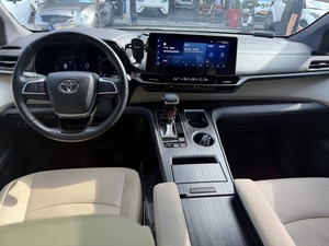 Toyota <span class=keywords><strong>Sienna</strong></span> <span class=keywords><strong>2022</strong></span>, Monovolumen de Lujo para Negocios, Híbrido de 2.5L, Volante a la Izquierda, Vehículo de Pasajeros de 7 Plazas - Product Image 5