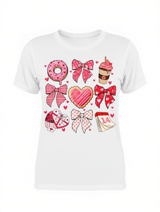 T-shirt da donna taglie forti per San Valentino, a maniche corte, girocollo, con stampa fiocco e motivo caffè, casual, per tutte le stagioni, 100% cotone jersey - Product Image 1