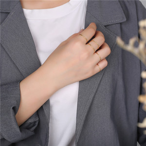 ชุดแหวนเงิน 925 ชุบสามสีเก๋ไก๋ ชุดแหวนวงเรียบบางสวมใส่สบายสำหรับสวมใส่ทุกวัน เครื่องประดับหรูหรา - Product Image 5