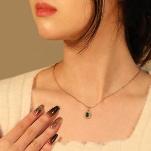 Nuevo Producto: Collar con Colgante de Piedra Preciosa Verde Cuadrada, Joyería de Acero Inoxidable, Chapado en Oro de 18k, Collares con Cristales y Diamantes - Product Image 4