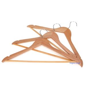 Vendita calda della fabbrica in legno massello floccante spalla antiscivolo senza cuciture per uso domestico Retro <span class=keywords><strong>grucce</strong></span> in legno per vestiti di legno camicia abito - Product Image 4