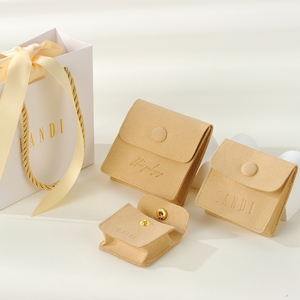 Bolsa de Joyería de Microfibra Gruesa de Alta Gama para Pulseras, Collares y Anillos, Bolsa de Joyería de Gamuza con Botón a Presión y Estampado Personalizado - Product Image 1