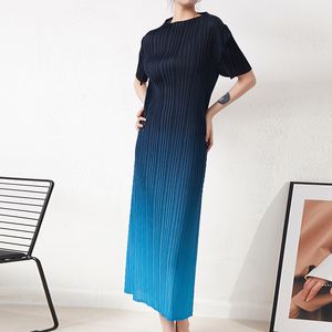 Vestido Miyake Plisado <span class=keywords><strong>de</strong></span> Verano 2026, Venta Caliente, Color Degradado, Estilo Casual Europeo y Americano, Vestidos <span class=keywords><strong>de</strong></span> Moda Vintage para <span class=keywords><strong>Mujer</strong></span> - Product Image 4