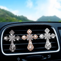 Diffuseur de parfum pour voiture V-6665 en forme de croix de Jésus en cristal, décoration intérieure automobile, clip pour grille d'aération