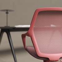 Chaise de bureau exécutive ergonomique moderne en bois, dossier ouvert, accoudoirs fixes, base métallique, soutien lombaire, pivotante et confortable, pour hôpital