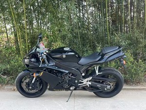 Motocicleta R1 Usada de 1000cc, Cuatro Cilindros Refrigerados por Agua, Moto Deportiva de Gasolina de Alto Rendimiento, Velocidad de 80km/h - Product Image 3