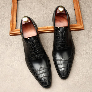 Nouvelles Chaussures Habillées en Cuir pour Hommes Style Britannique à Bout Pointu Gaufré avec Lacets - Chaussures en Cuir Formelles d'Affaires pour Hommes - Product Image 3