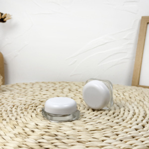 Frascos de cristal blanco mate resistentes a los niños con tapas CR - Product Image 3