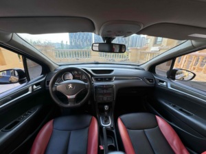 La Dongfeng <span class=keywords><strong>Peugeot</strong></span> 308 5 places est fabriquée en Chine avec une <span class=keywords><strong>voiture</strong></span> à essence à transmission <span class=keywords><strong>automatique</strong></span> - Product Image 4