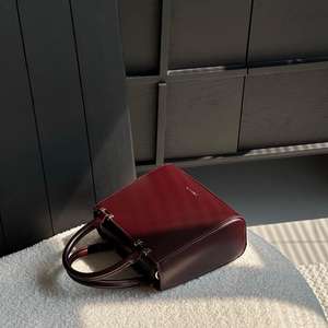 Bolso de Mano Pequeño y Elegante de Cuero Auténtico, Bolso de Hombro con Asa Superior para Fiestas, Estilo Urbano, de Alta Gama, Moderno y Brillante, de Piel de Vaca - Product Image 3