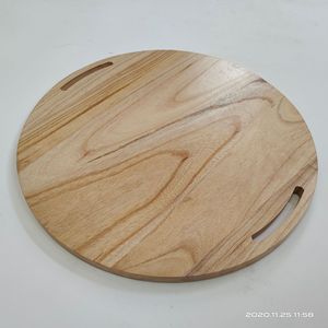 Tabla de cortar pizza redonda de madera de Paulownia con asas para uso en exteriores y para servir sushi - Product Image 4
