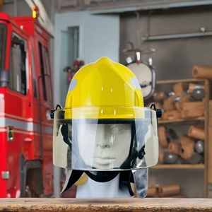 Casque de pompier jaune de type V avec protection de nuque argentée, suspension à 6 points sans fentes - Product Image 5