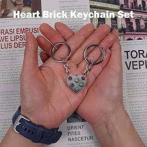 พวงกุญแจรูปหัวใจบล็อกอะคริลิค ชุด 2 ชิ้น สำหรับคู่รัก ของขวัญแทนใจแฟนหนุ่มแฟนสาว - Product Image 2