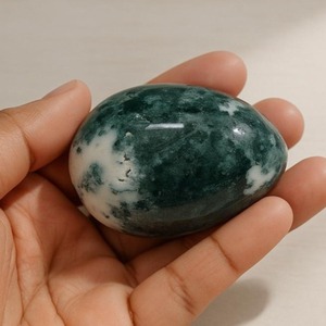 Venta al por mayor de piedras de ágata musgosa natural pulida de alta calidad, cristal energético en forma de huevo, tendencia de moda, embalaje seguro para regalos. - Product Image 4