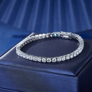 Pulsera de eslabones de cadena de tenis con ajuste de garra de corte princesa de cobre para mujer con piedra principal de circón blanco cúbico - Product Image 4