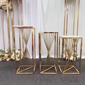Étagère de sol en acrylique finition or moderne et glamour, décoration chic pour couloir, présentoir élégant pour <span class=keywords><strong>mariage</strong></span>, décoration de gâteau - Product Image 1