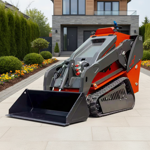 Chargeuse compacte sur chenilles CE/EPA avec godet, trancheuse et charrue rotative - Product Image 1