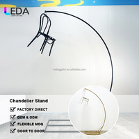 LEDA Nouvelle Arrivée Lustre de Mariage Professionnel en Métal Robuste et Moderne avec Support au Sol et Arche Semi-Circulaire en Cristal