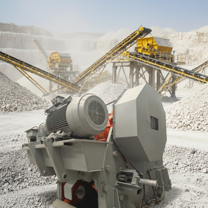 Concasseur à mâchoires mobile à moteur AC avec générateur pour carrière et exploitation minière PEC106 - Offre Spéciale - Product Image 1