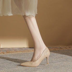 Sandalias de verano de nuevo estilo para mujer con tiras de hebilla de una pieza, tacones altos, lazo y detalles de perlas - Product Image 3