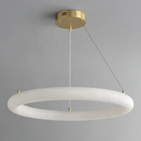 Lustre suspendu d'intérieur design moderne Camila LED en albâtre espagnol, forme anneau, tube circulaire, laiton antique, bronze