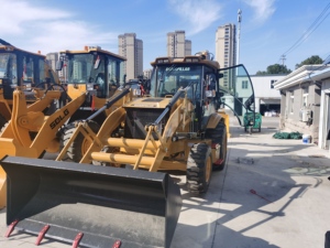 รถตักล้อยาง Caterpillar 420F มือสอง พร้อมบุ้งกี๋  ใช้ถังน้ำมันไฮดรอลิกสำหรับเครื่องจักรก่อสร้างขนาดใหญ่ ได้รับการรับรองมาตรฐาน CE - Product Image 2