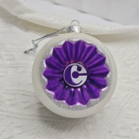 Réflecteur sphérique en verre violet à succès avec reflets argentés, idéal pour la décoration de Noël et des fêtes à la maison