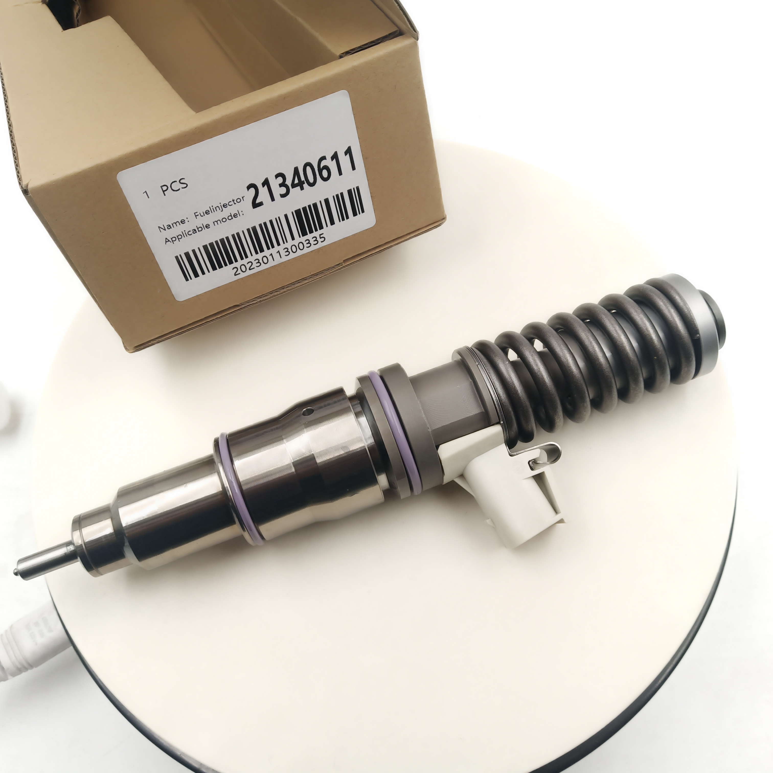 High Quality Diesel Fuel Injector  21340611 Common Rail Injection Nozzle 21340611 For Volvo 2pins 4pins Injector  Sprayer