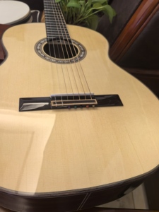 Chitarra classica sinistra personalizzata di alta qualità a <span class=keywords><strong>7</strong></span> <span class=keywords><strong>corde</strong></span> da 39 pollici tutto in legno di rosolo rosso con tastiera in ebano - Product Image 5