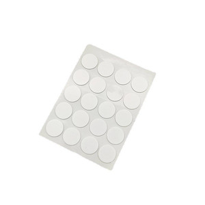 Ruban adhésif double face en mousse éponge de 2 cm, lot de 20, pour artisanat DIY moderne et minimaliste, fixation sécurisée des mèches de bougies et des parfums - Product Image 5