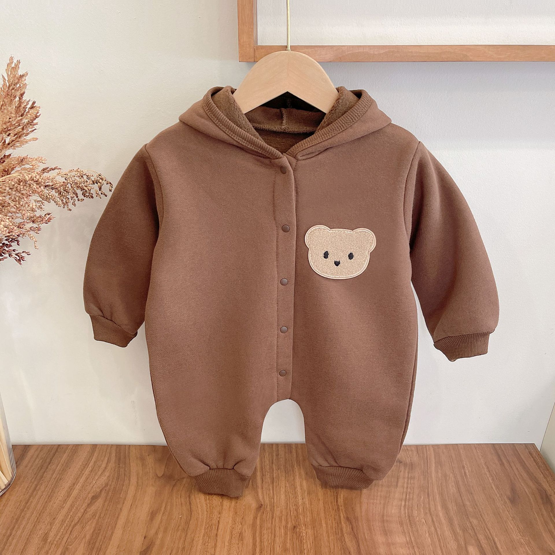 สีน้ำตาล