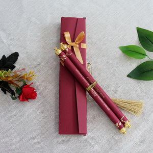 Invito Matrimoniale Personalizzato con Foglia d'Oro e Nastro con Nappina in Confezione di Qualità per Eventi Nuziali - Product Image 1