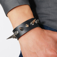 Bracelet en cuir à clous style punk, personnalisé, exagéré, pour homme, bijoux de mode, vente en gros