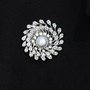 Broches fines de luxe haut de gamme en perles de mer naturelles de Zhuji, micro-perles de 10-11 mm, entièrement serties de diamants, pour accessoires de pull et de vêtements - Product Image 4