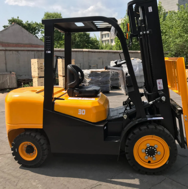 Small Diesel Forklift Truck 3ton 5 Ton Capacity Engine and Gear Core Components for Warehouse Material Handling Equipment