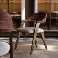 Chaises et tabourets de salle à manger en cuir de luxe léger et moderne, nouveau design français, meubles de salle à manger durables et écologiques