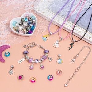 68개 신상품 DIY 다채로운 큰 구멍 금도금 비즈 만화 유니콘 어린이 파티 팔찌 비즈 참 키트 도매 - Product Image 5