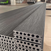 Nouvelle génération de co-extrusion extérieure WPC plafonné Composite Decking bois de style moderne pour patio terrasse balcon et jardin fabriqué en Chine