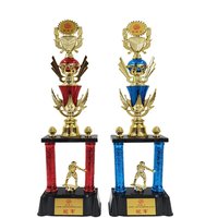 Trophée en plastique personnalisé avec un design antique/moderne et impression par gravure pour les événements professionnels d'entreprise