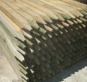 Piquets de chantier (pointus / à 4 pointes) - Product Image 1