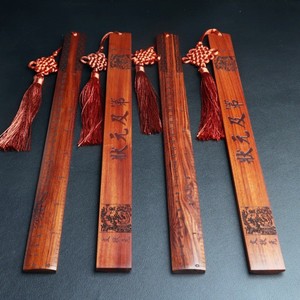 Regla Recta de Madera de Palisandro de 18 cm con Borla para Regalo de Profesor y Uso Disciplinario - Product Image 1
