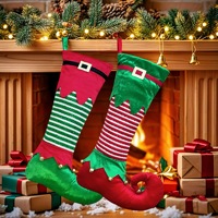 Chaussettes de Noël créatives en feutre doux, écologiques, à rayures rouges et vertes, en forme d'elfe, à suspendre, pochette à bonbons, clochettes, décoration d'arbre