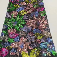Grande dentelle de fleurs à paillettes brodées Tissu à paillettes multicolore pour tissu de mariage formel