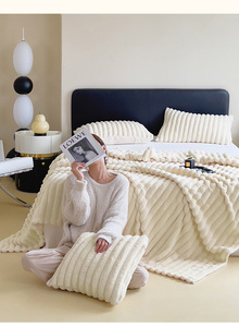 Conejo de felpa ecológico 100% poliéster invierno Oficina engrosada siesta aire acondicionado sofá cama pequeña manta personalización - Product Image 6