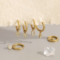 Collier Bowei plaqué or avec pendentif micro-pavé en zircon et clips d'oreilles haut de gamme