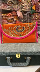 Bolso de mano bordado para mujer, bolso Potli con forro de lona con cordón para bodas, regalos indios para invitados - Product Image 2