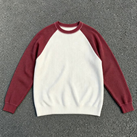 Kaos Raglan Rajut Waffle Lengan Panjang Pria Putih Merah Kontras O-Neck Kasual Regular Fit Warna Solid Blok Warna